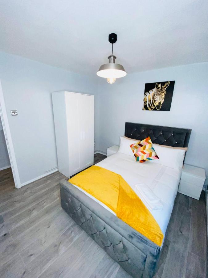Bright, Spacious, Modern Interior Decor 2 Bedrooms Apartment With Amazing Views Лондон Экстерьер фото